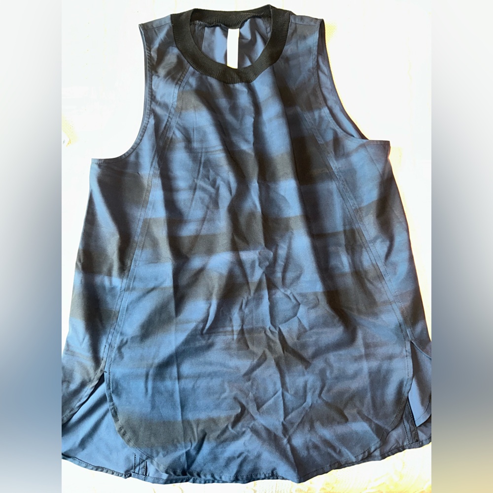 Athleta Zephyr Print Tank Top Blue Blurred Camo Size Small - Picture 3 of 7